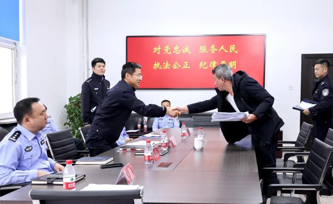 李榮海約訪接待來訪群眾推動信訪事項“事心雙解”